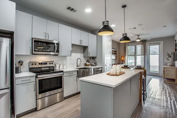 Studios–3 Bedroom Options — apartment in East Austin with 12 weeks free move-in special