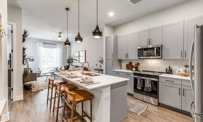 Studios–2 Bedroom Options — apartment in East Austin with 10 weeks free move-in special