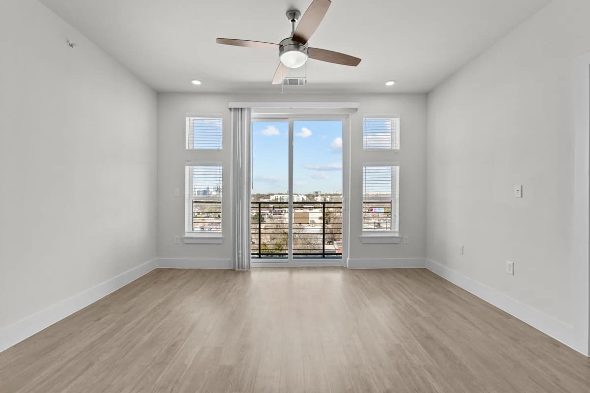 Studios–2 Bedroom Options · Option 7 — apartment in East Austin with 8 weeks free move-in special
