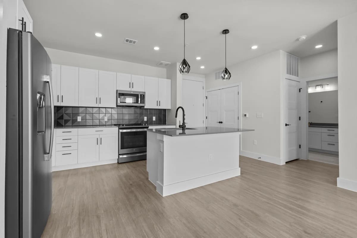 Studios–2 Bedroom Options · Option 7 photo 8 in East Austin