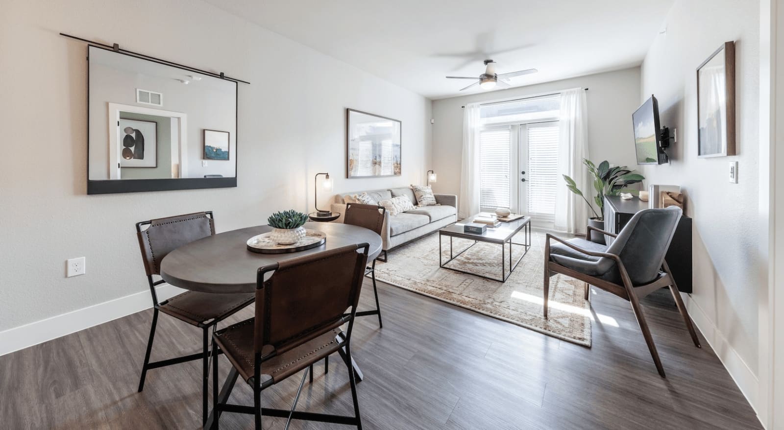 1–2 Bedroom Options photo 8 in East Austin