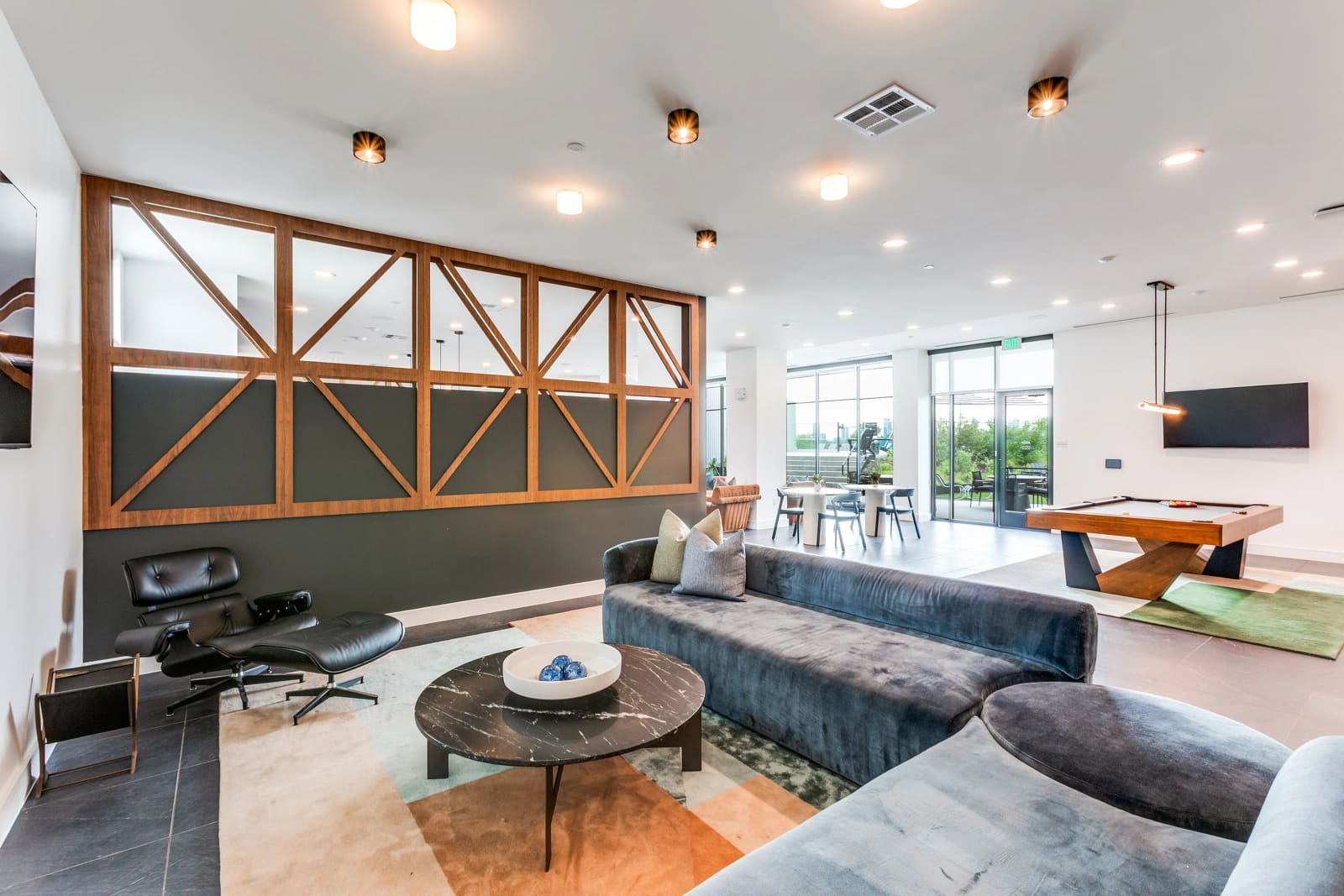 1–2 Bedroom Options · Option 9 photo 4 in East Austin