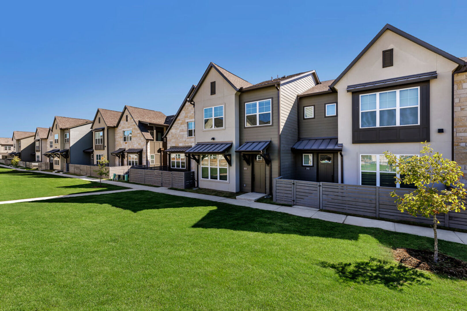 Contemporary Townhomes with Private Yards — apartment in Leander, TX with 10 weeks free move-in special