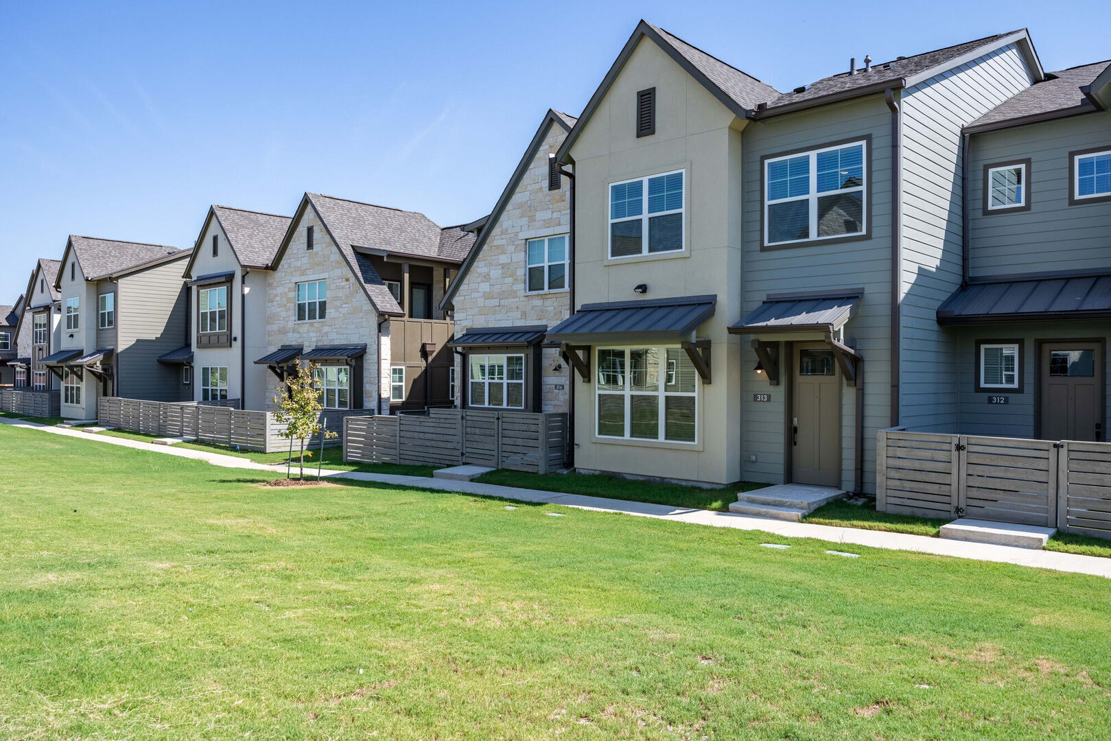 Contemporary Townhomes with Private Yards photo 5 in Leander, TX