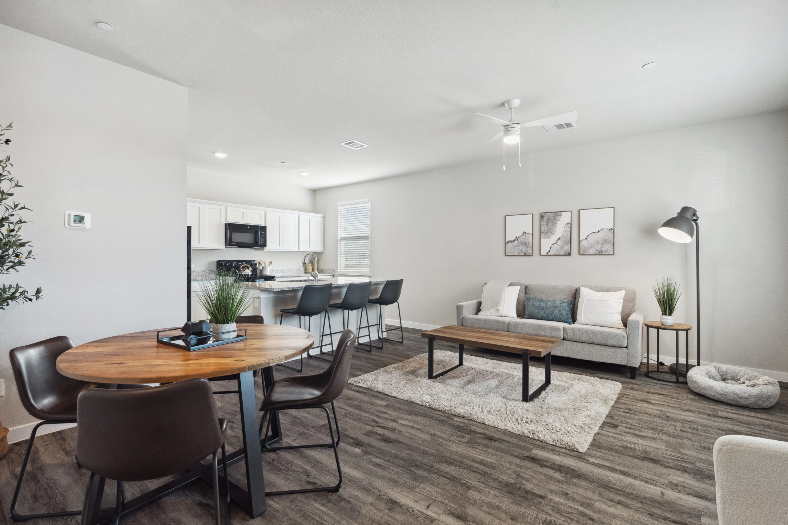 Modern Townhomes Near Tech Corridor — apartment in Leander, TX with 10 weeks free move-in special