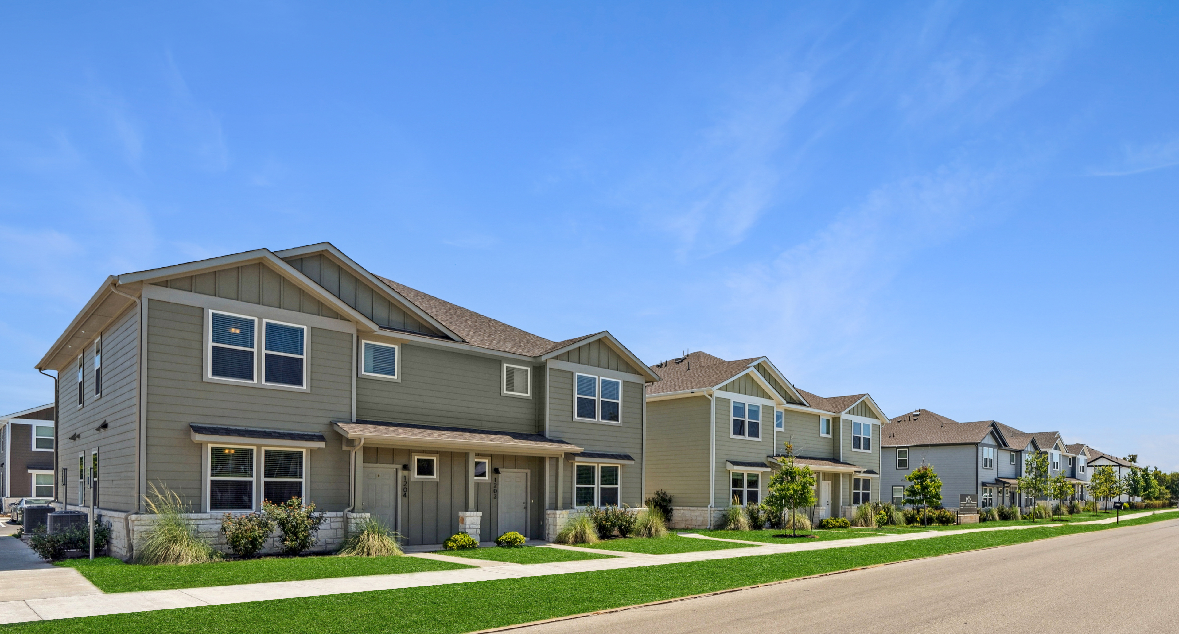 Modern Townhomes Near Austin Tech Corridor photo 3 in Leander, TX