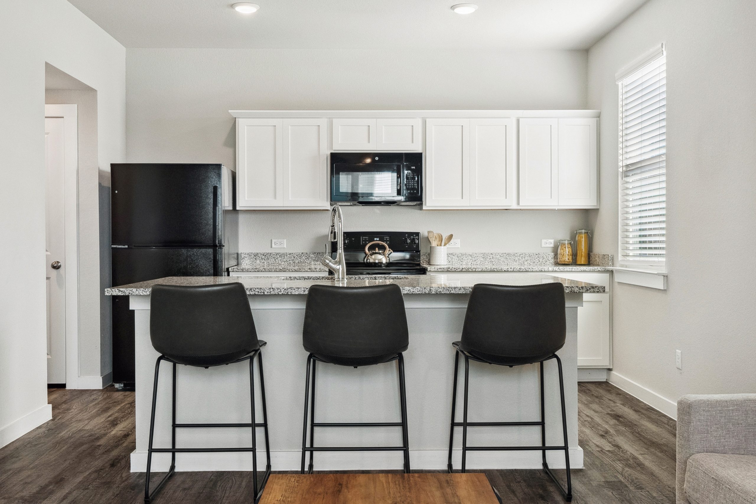 Apartment property photo 7