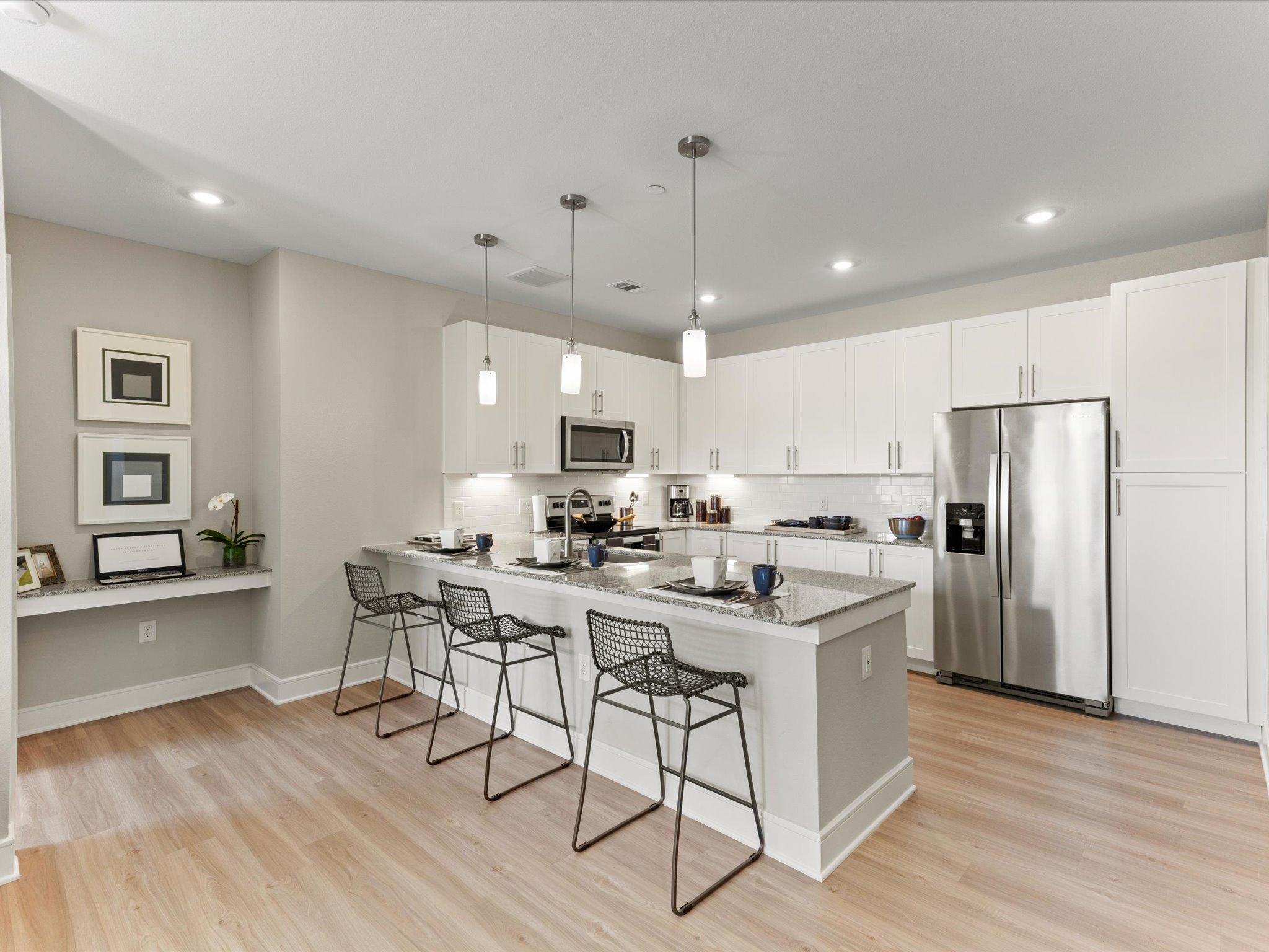 Apartment property photo 6